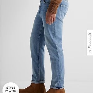 Express 		

ATHLETIC SLIM LIGHT WASH HYPER STRETCH JEANS